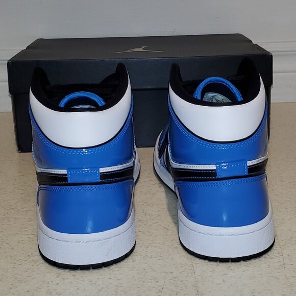 Authentic NIKE Jordan 1 Sneakers Gorgeous Signal Blue Patent Leather size11 MINT - Picture 6 of 9